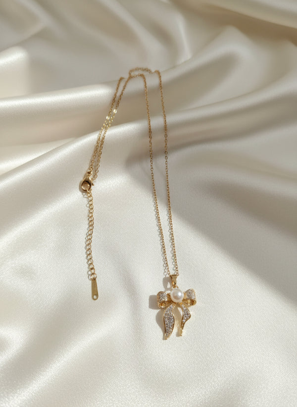 Bow Shaped Pendent Necklace