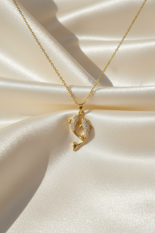 Dolphin pendent necklace