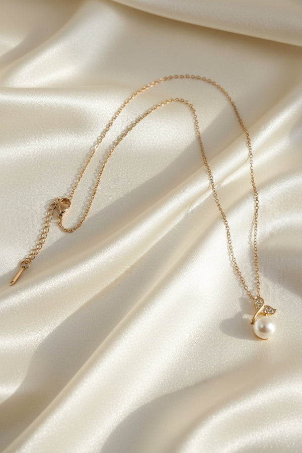 Leaf Pendant Necklace